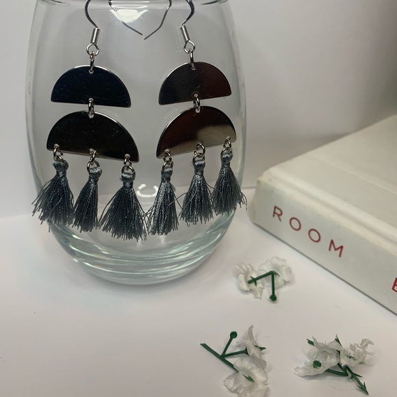 Silver and Grey Tassle Earrings - Picture 1 of 1